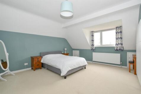 Master Bedroom .jpg