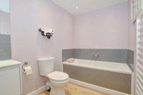 Family Bathroom.jpg