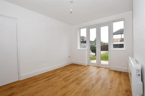 Living Room.jpg