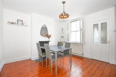 Dining Room.jpg