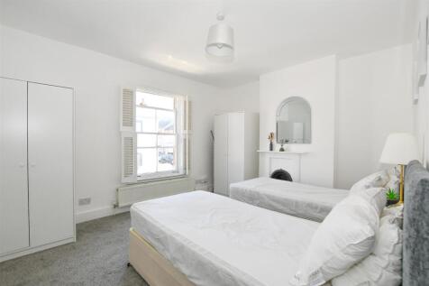 Master Bedroom.jpg