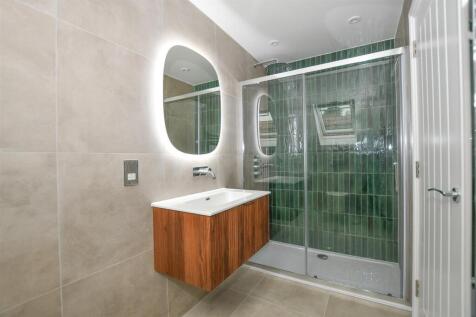 Bedroom Three En-Suite.jpg