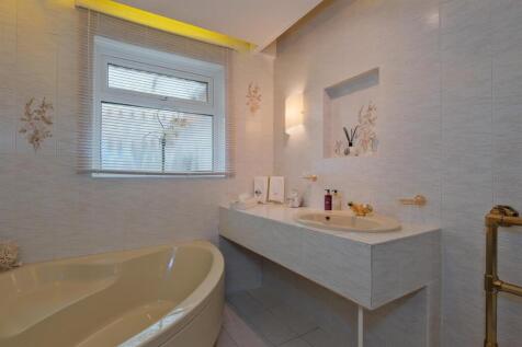 010-45 Station Road Carluke, ML8 5AD.jpg