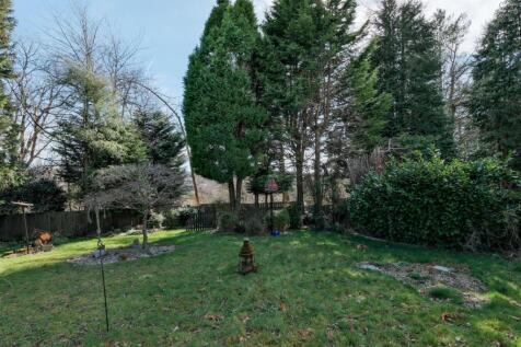 049-45 Station Road Carluke, ML8 5AD.jpg