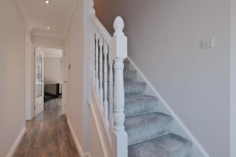 010-22 General Roy Way Carluke, ML8 4LP.jpg