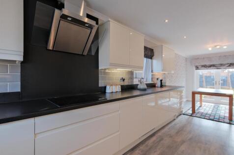 015-22 General Roy Way Carluke, ML8 4LP.jpg