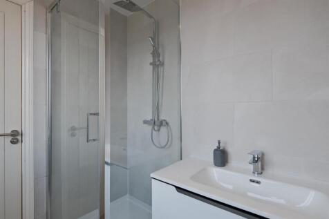 037-22 General Roy Way Carluke, ML8 4LP.jpg