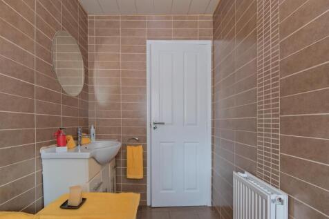 020-28 McMahon Drive, Newmains, ML2 9BS.jpg