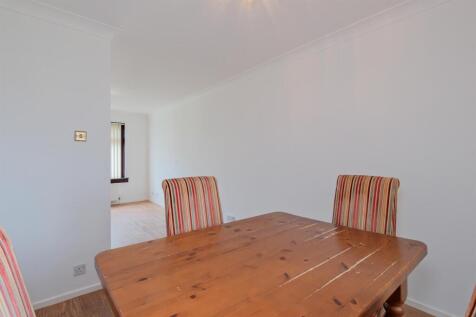 017-4 Gigha Quadrant Wishaw, ML2 0TE.jpg