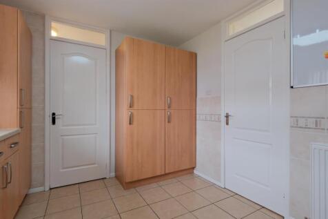 021-4 Gigha Quadrant Wishaw, ML2 0TE.jpg