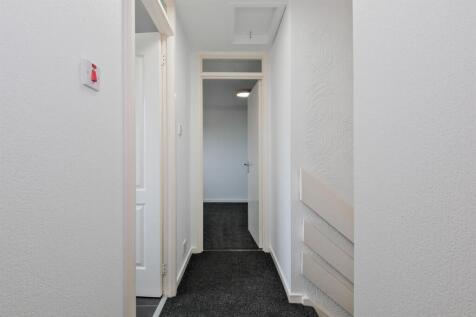 038-4 Gigha Quadrant Wishaw, ML2 0TE.jpg