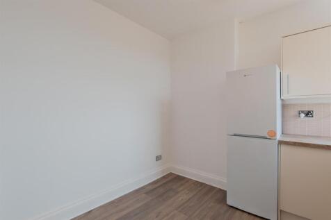 004-13 Earnock Avenue Motherwell, ML1 3EX.jpg