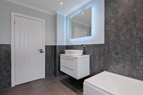020-83 Torbothie Road Shotts, ML7 5NE.jpg