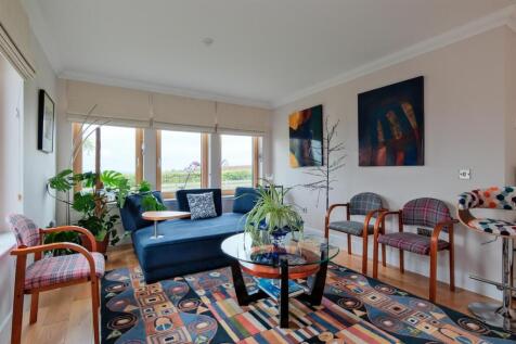 003-15 Cartland Rd, Lanark ML11 7RF.jpg