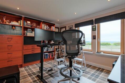018-15 Cartland Rd, Lanark ML11 7RF.jpg