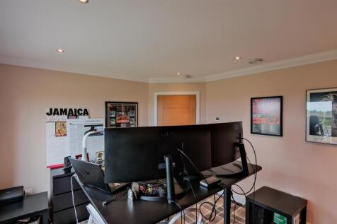 020-15 Cartland Rd, Lanark ML11 7RF.jpg