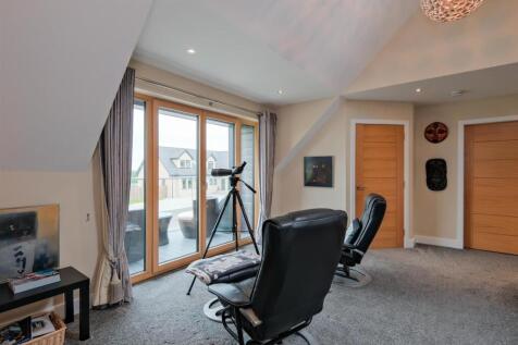 042-15 Cartland Rd, Lanark ML11 7RF.jpg