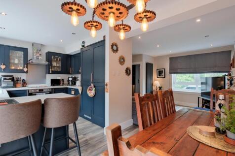 013-34 St Nicholas Road Lanark ML11 7AX.jpg