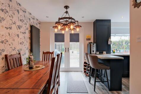 015-34 St Nicholas Road Lanark ML11 7AX.jpg