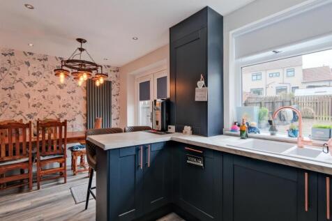 021-34 St Nicholas Road Lanark ML11 7AX.jpg