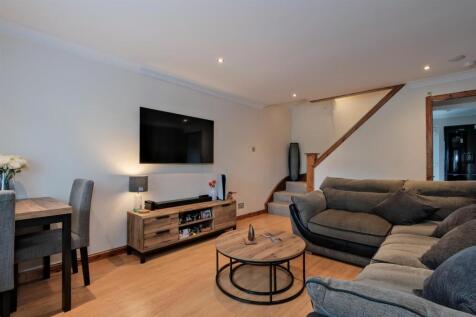 009-32 Currieside Place, Shotts, ML7 4AL.jpg
