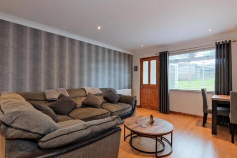 011-32 Currieside Place, Shotts, ML7 4AL.jpg