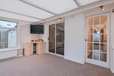 023-3 East Ave, Carluke ML8 5TS.jpg