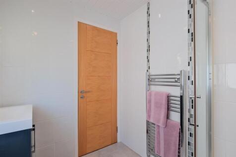 042-11 Whiteshaw Avenue, Carluke, ML8 5DF.jpg