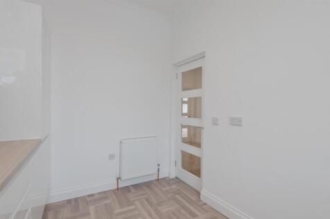 011-46 Main St, Wishaw ML2 7AF.jpg