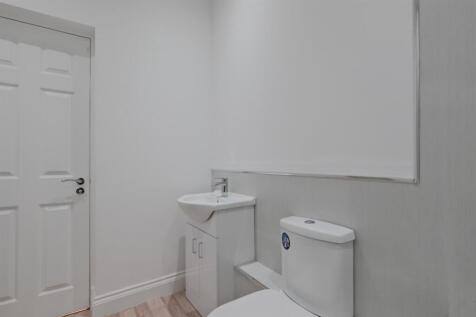 032-46 Main St, Wishaw ML2 7AF.jpg