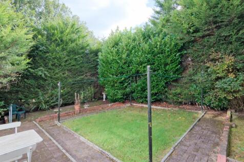 007-70 Alan Avenue, Carluke, ML8 5UA.jpg