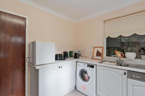 018-70 Alan Avenue, Carluke, ML8 5UA.jpg