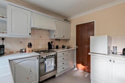 019-70 Alan Avenue, Carluke, ML8 5UA.jpg