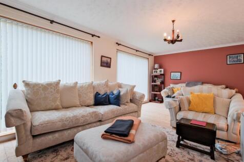 026-70 Alan Avenue, Carluke, ML8 5UA.jpg