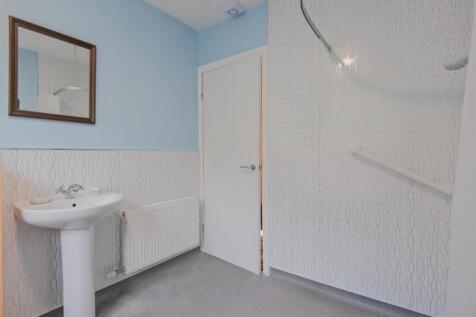030-70 Alan Avenue, Carluke, ML8 5UA.jpg