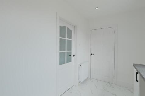 025-1 Innellin Crescent, Shotts ML4 4DB.jpg