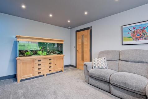 027-32 Kenmore Way, Carluke ML8 5RZ.jpg