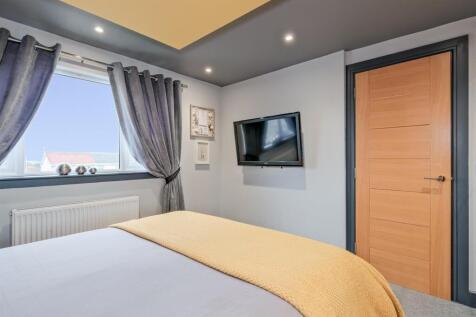 046-32 Kenmore Way, Carluke ML8 5RZ.jpg