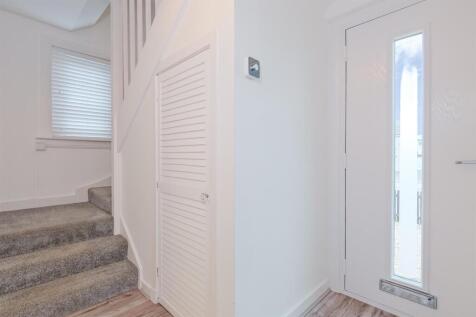 001-241 Dyfrig St, Shotts ML7 4BY.jpg