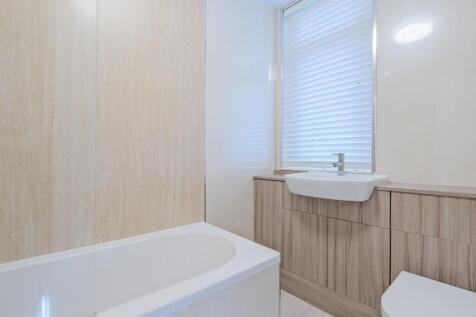 003-241 Dyfrig St, Shotts ML7 4BY.jpg