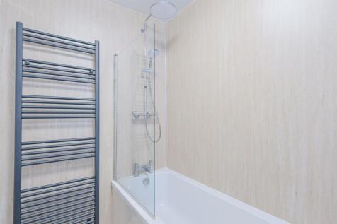 004-241 Dyfrig St, Shotts ML7 4BY.jpg