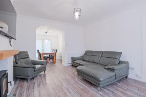 008-241 Dyfrig St, Shotts ML7 4BY.jpg