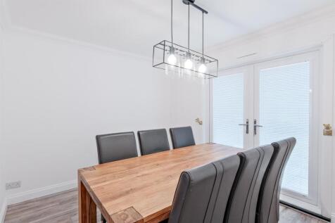 014-241 Dyfrig St, Shotts ML7 4BY.jpg