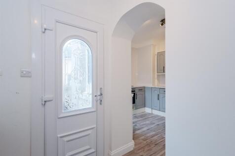 020-241 Dyfrig St, Shotts ML7 4BY.jpg