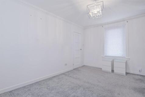 026-241 Dyfrig St, Shotts ML7 4BY.jpg