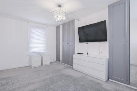 027-241 Dyfrig St, Shotts ML7 4BY.jpg