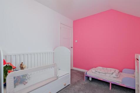 033-241 Dyfrig St, Shotts ML7 4BY.jpg