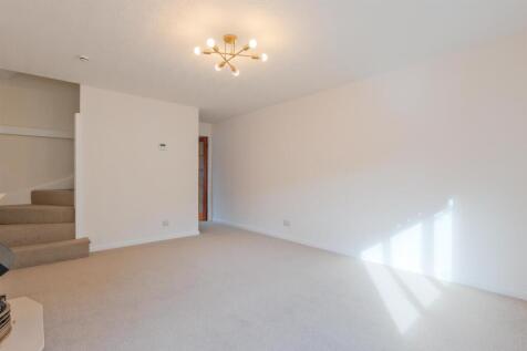 010-5 Mayfield Place, Carluke ML8 4HQ.jpg