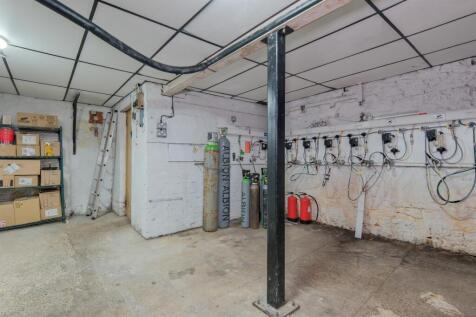 013-The Kirkton Inn, 10 Kirkton Street, Carluke ML