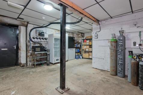 015-The Kirkton Inn, 10 Kirkton Street, Carluke ML